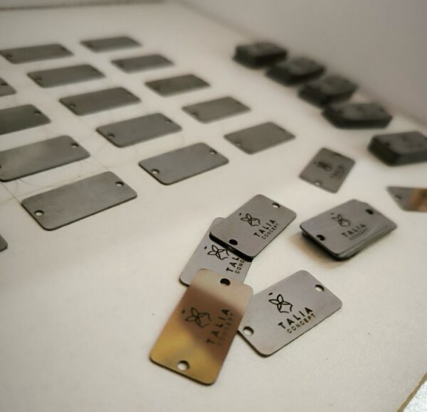 Embleme din metal exemplu 1