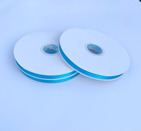 PANGLICĂ SATIN DUBLĂ FAȚĂ LĂȚIME 9MM/91,4 METRI  CULOARE: ISLAND BLUE